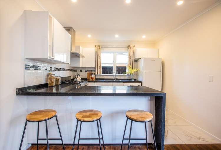 7 Gill Avenue Te Atatu Peninsula_8