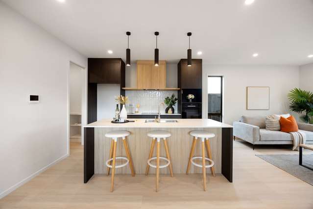 17 Auburn Green Peacocke_1