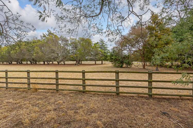 40 Willow Park Drive Opaki_17