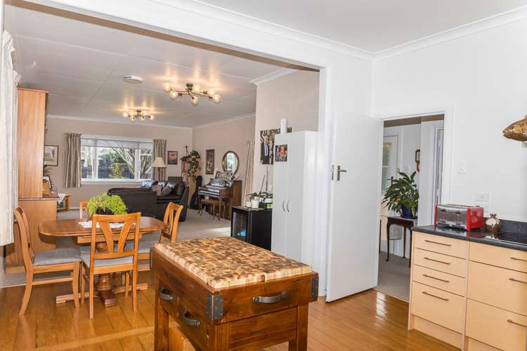 64 Guy Street Dannevirke_8