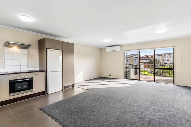 231/172 McLeod Road Te Atatu South_1