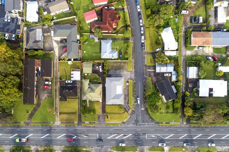 1 Te Kanawa Crescent and 30 and 32 Lincoln Road Henderson North_7