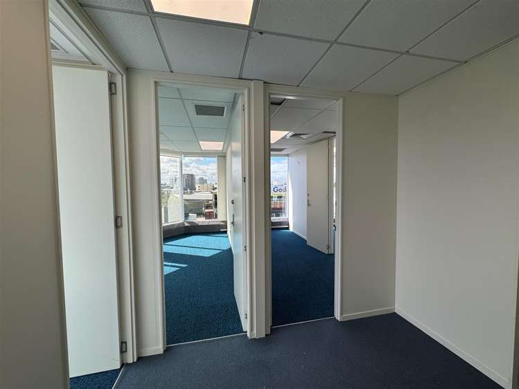 Part Level 2, 2 Kalmia Street Ellerslie_3