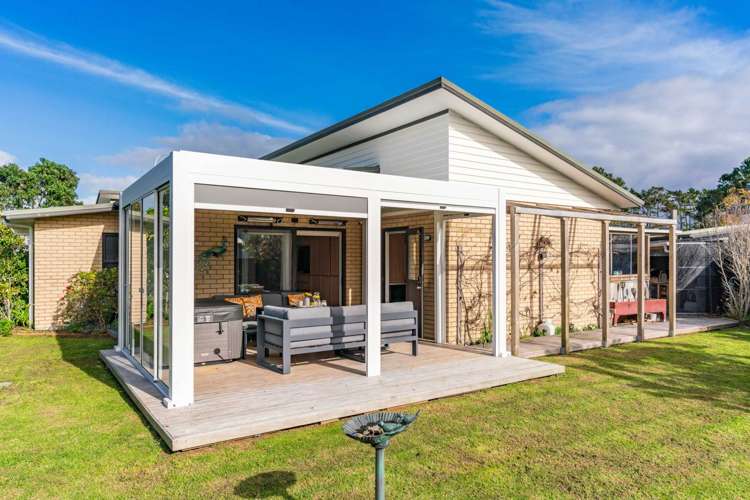 71 Pyle Road West One Tree Point_21