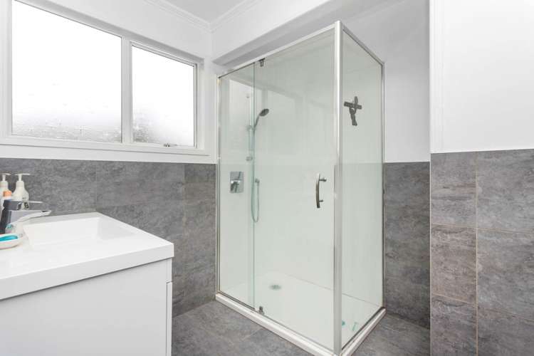 2/35a Woodglen Road Glen Eden_11