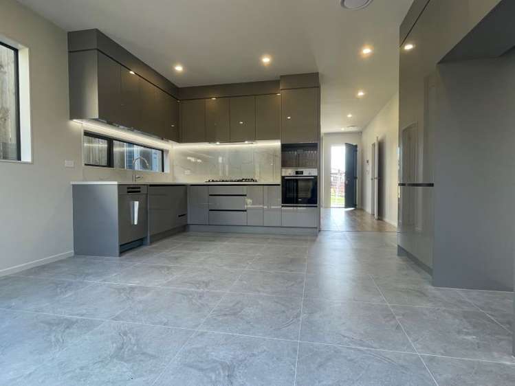 2b Askew Place Farm Cove_3