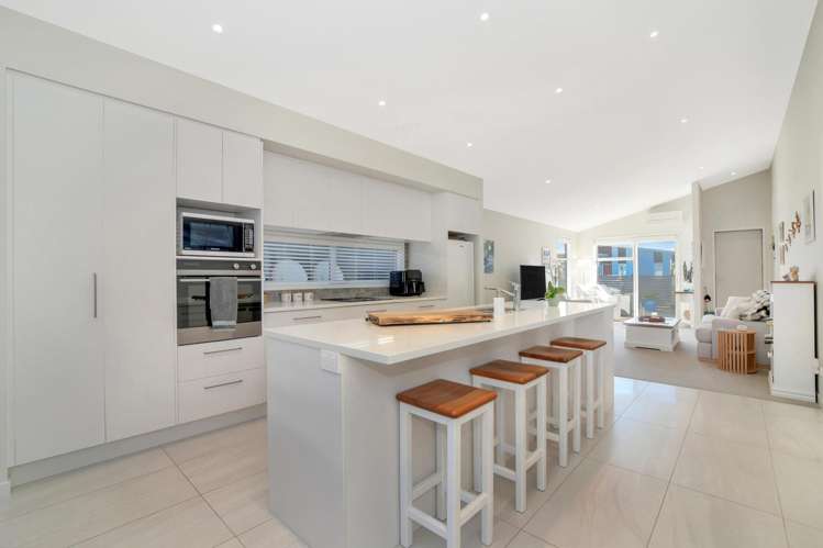 37 Saint Pauls Drive Brookfield_11