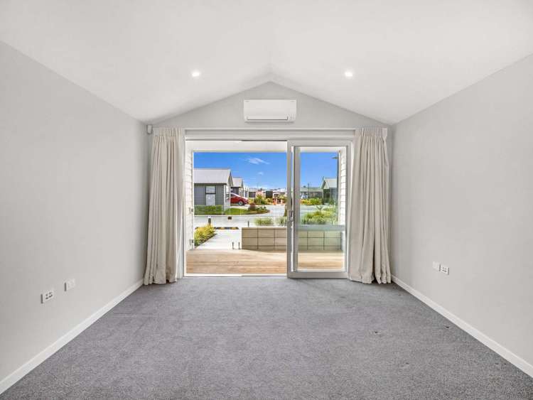 110E/30 Bob Robertson Drive Woodend_4
