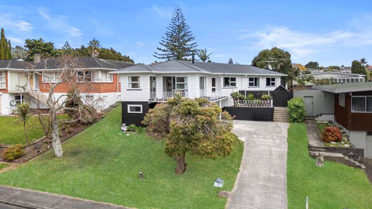 7 Lawrence Crescent Hill Park_16