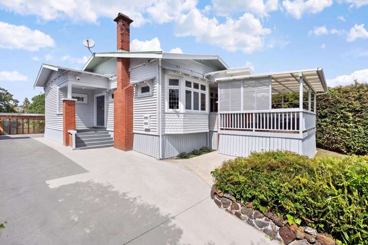 77 Woodward Road Mount Albert_0