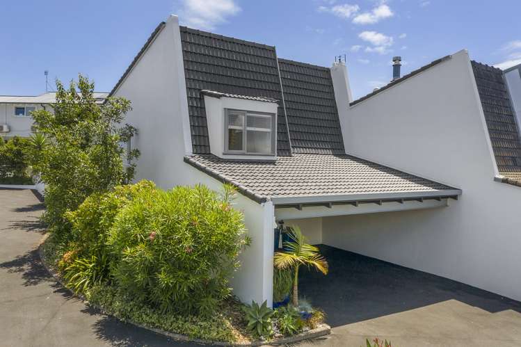 5/212 Hurstmere Road Takapuna_18