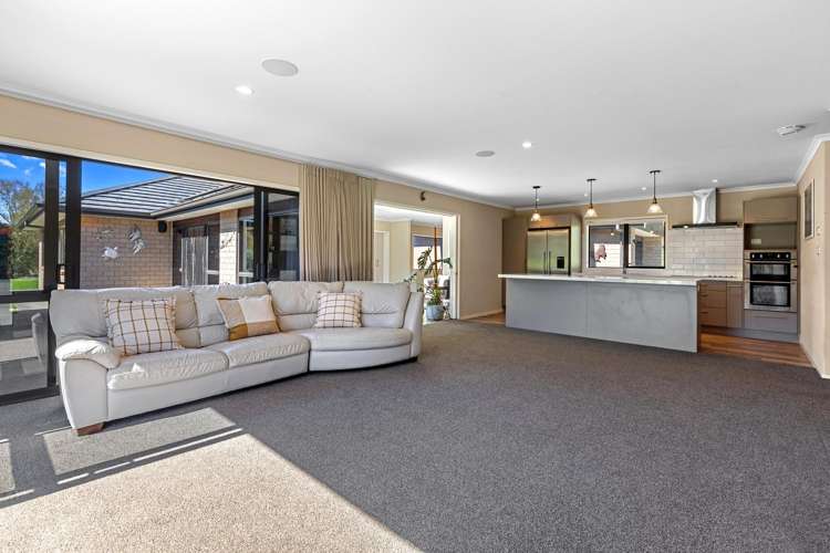 34 Arone Way Wainui_11