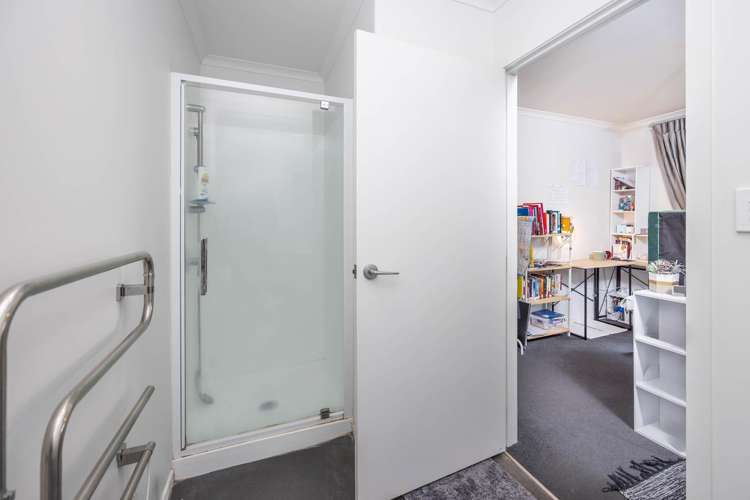 2/3 June Place Hamilton East_22