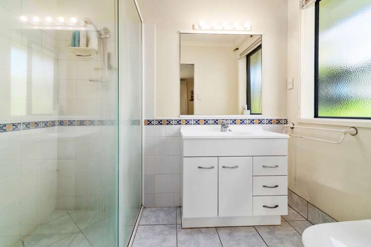 183b Ranolf Street Glenholme_11