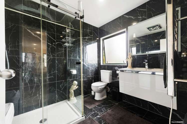 2/6 Wilkinson Way Browns Bay_12