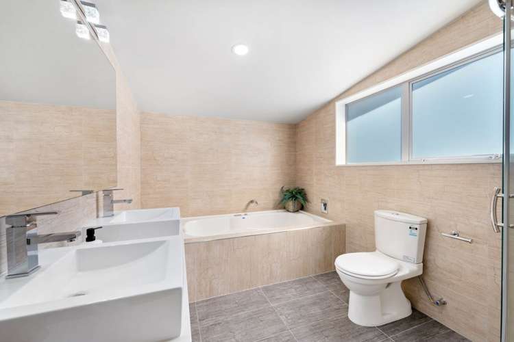 12 Bintulu Place Fairview Heights_24