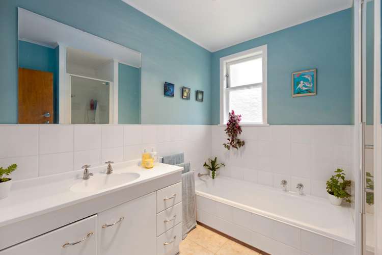 19 Robertson Street Owhiro Bay_12