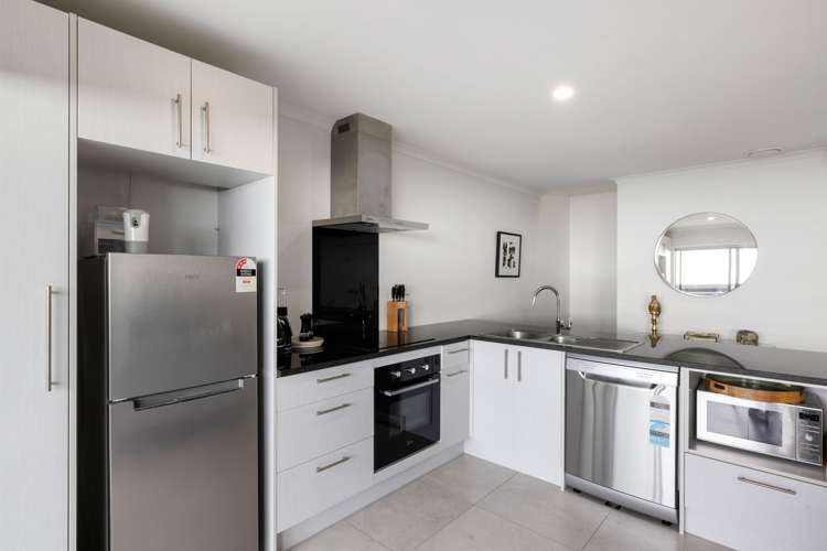 13/13 Vialou Street Hamilton Central_9