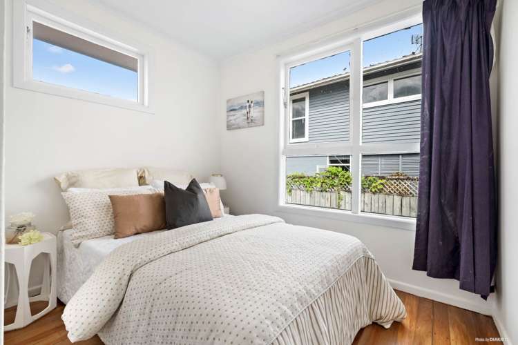 10 School Road Te Atatu South_8