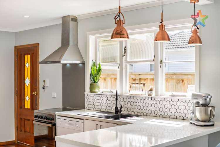 31 Hine Road Wainuiomata_4