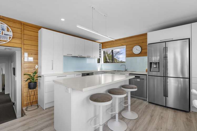 7a Huia Avenue Forest Lake_1