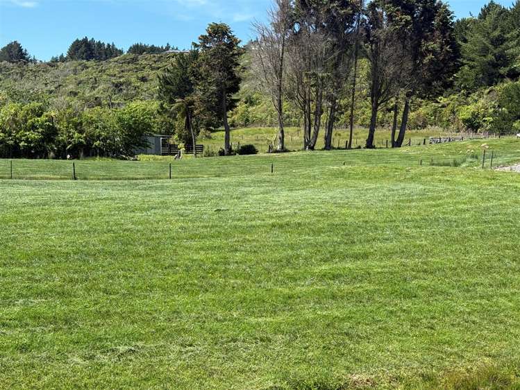 133 Coulson Road Paroa_33