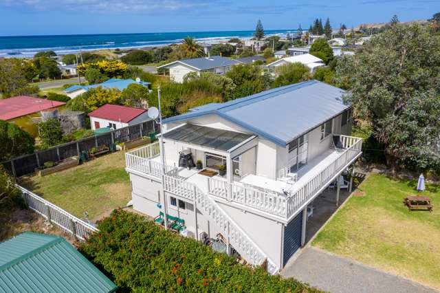 37 Pinedale Crescent Riversdale Beach_1