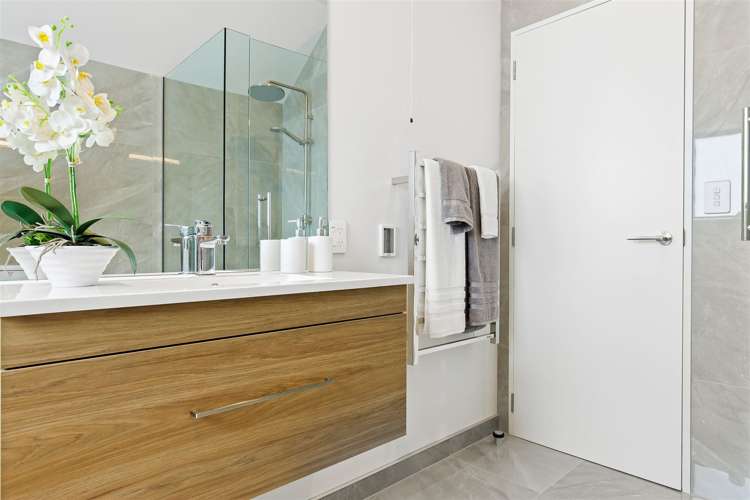 2/51 Watford Street Strowan_11