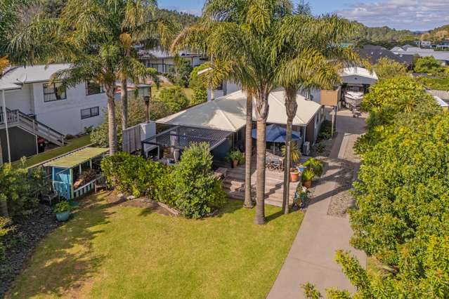 Boat, Beach & Brilliant Entertaining