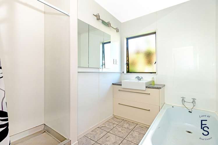 13 Loisel Street Riverdale_10