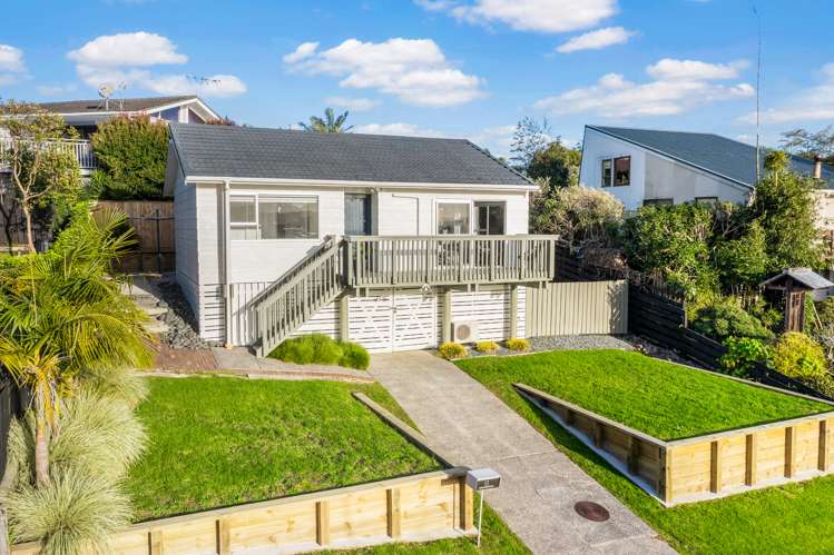 2/6 Oruamo Place Beach Haven_14