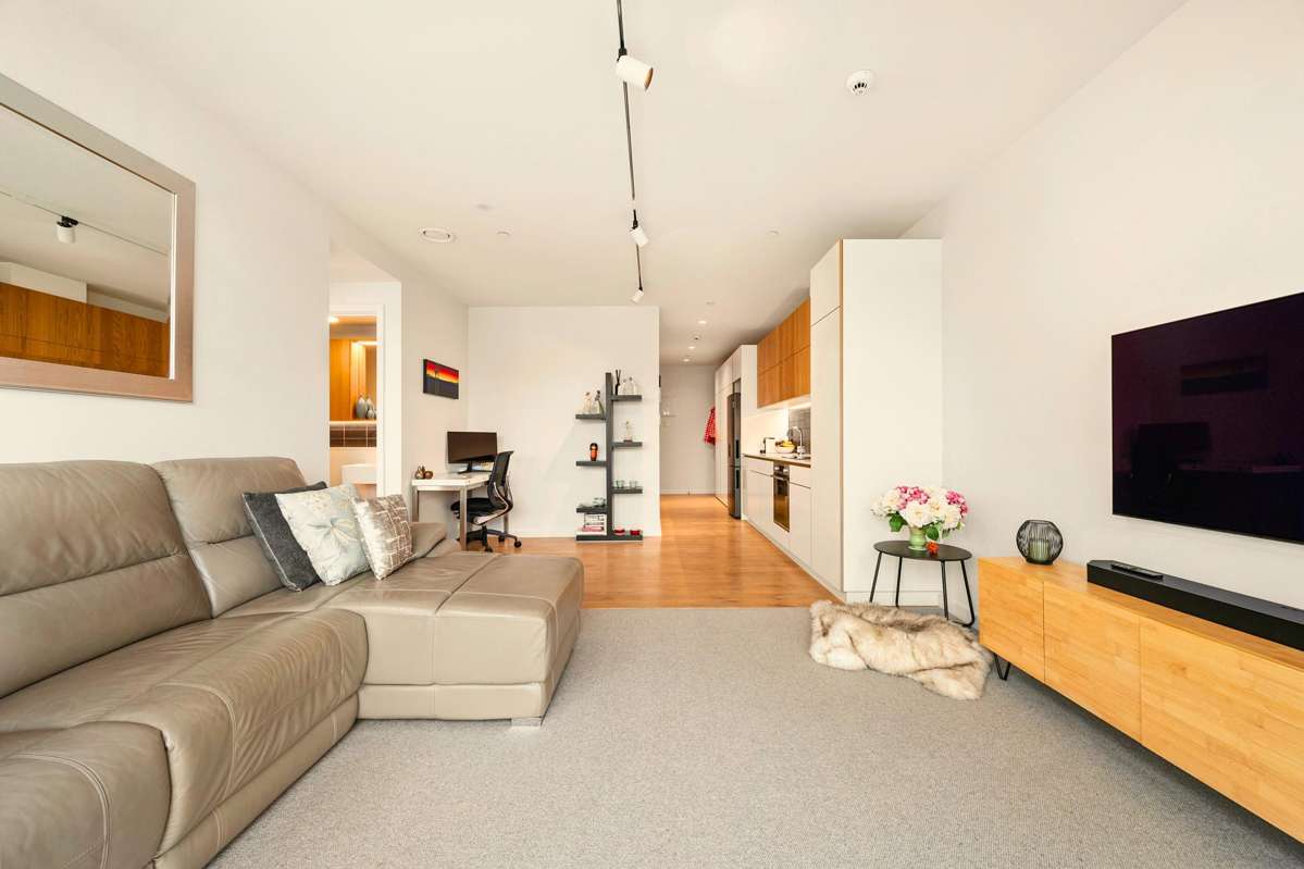 702/161 Victoria St_1