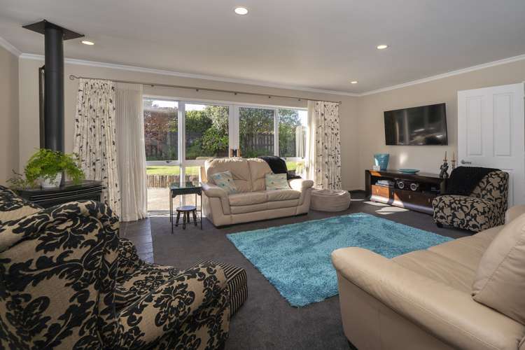 4 Stead Crescent Stoke_12