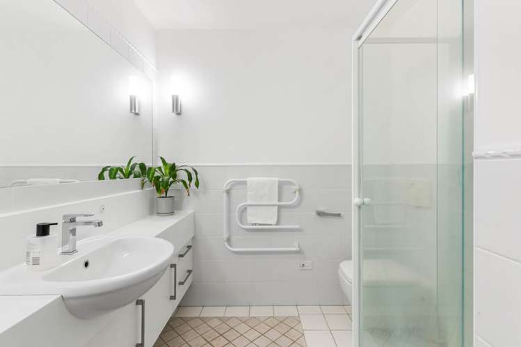 1E/18 Joseph Banks Terrace Remuera_13