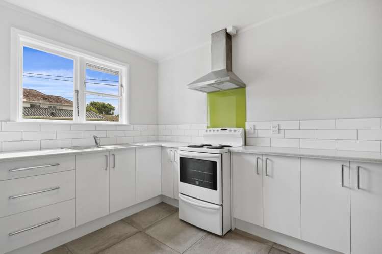 57 Hewer Crescent Naenae_6