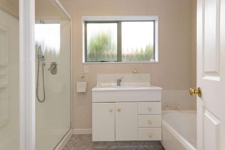 2 The Glen Hokowhitu_12