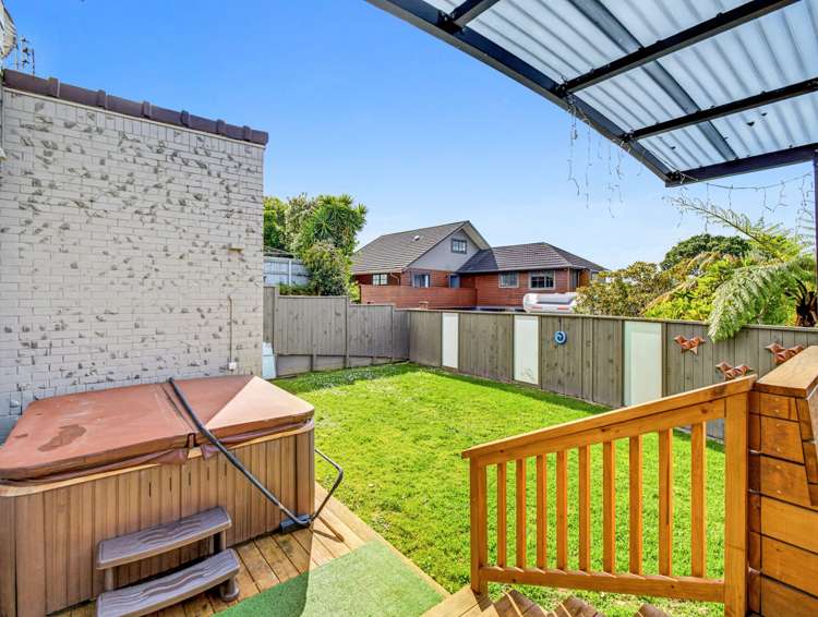 8B Eastwood Rise Browns Bay_11