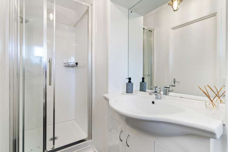 28 Galaxy Drive Mairangi Bay_17