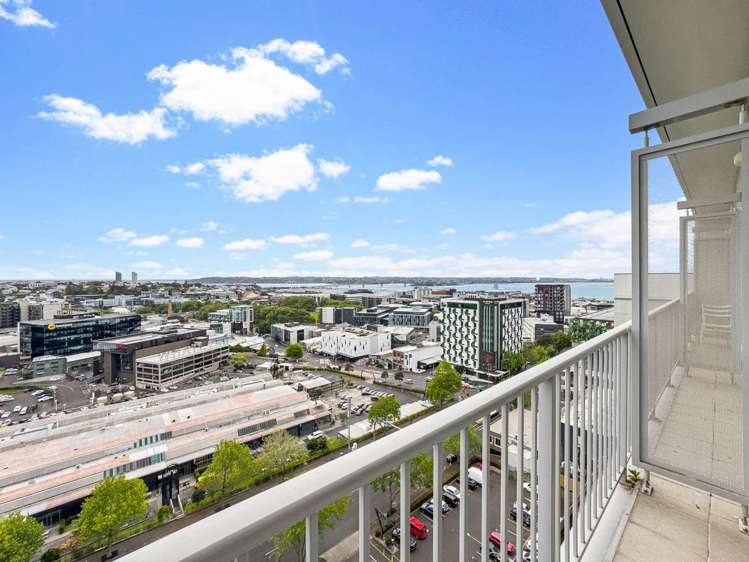 1504/72 Nelson Street City Centre_2