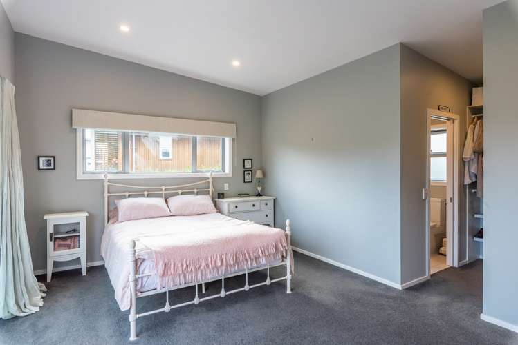 6 Olliver Grove Waikanae Beach_23