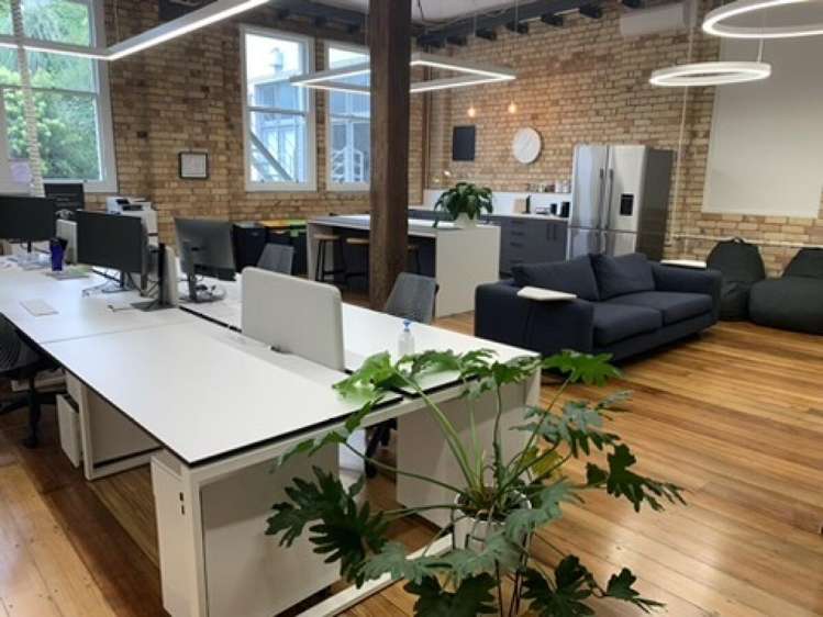 T17 / 125 The Strand Parnell_3