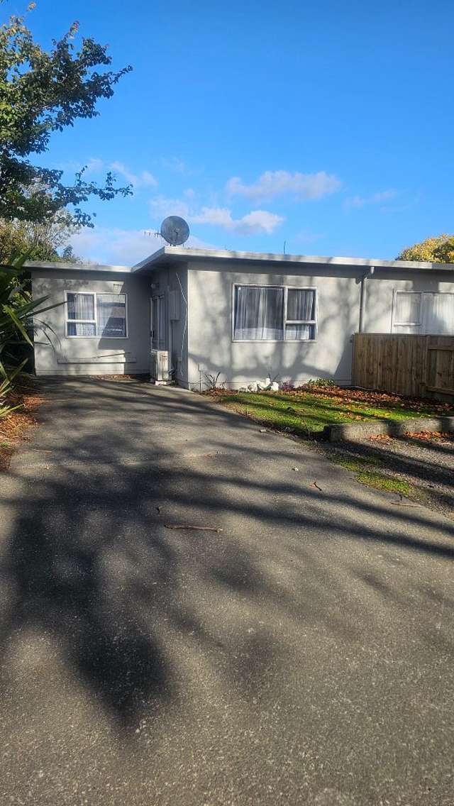Tidy, centra city unit, Massey side of town,