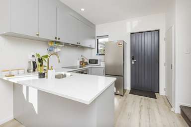 1/77 Glenmore Road_4