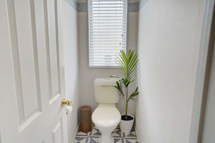 23 Farnborough Drive Nawton_9