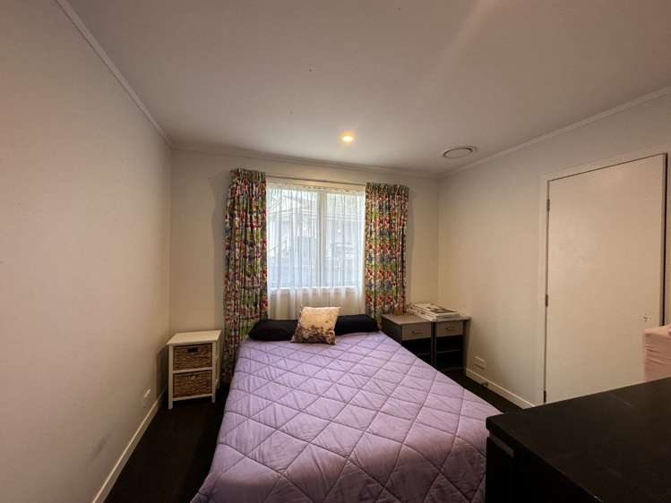 125 Solar Road Glen Eden_11