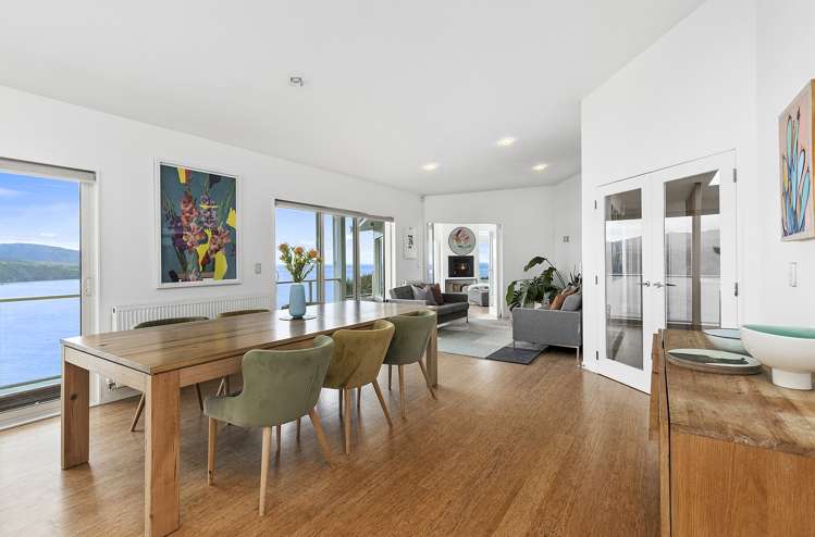 16 Signallers Grove Breaker Bay_8