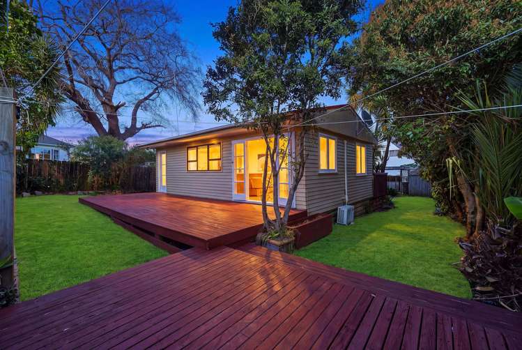 76A Gardner Avenue_0