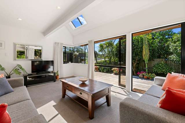 2/97 Beach Road Castor Bay_4