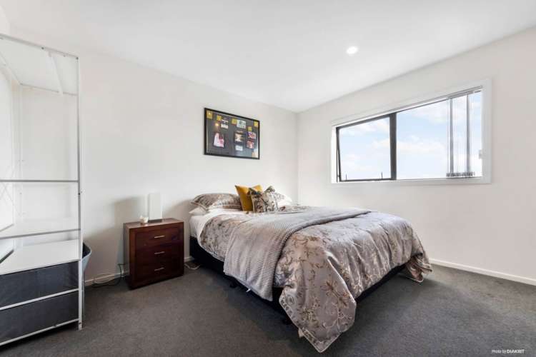 52B Arrowsmith Drive Flat Bush_9