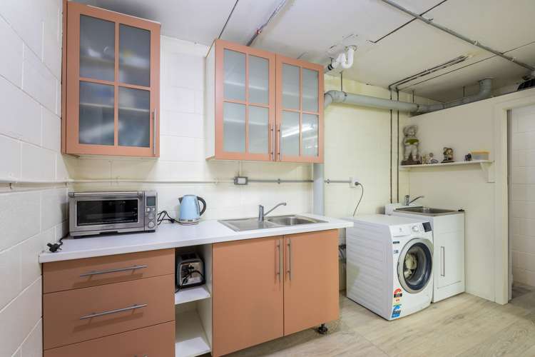 5f Bromley Place Westown_23